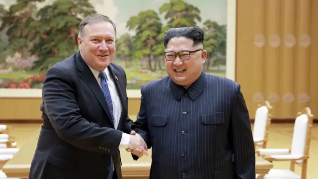 عکس آرشیوی از دیدار ماه مه مایک پومپئو با آقای کیم در پیونگ یانگ