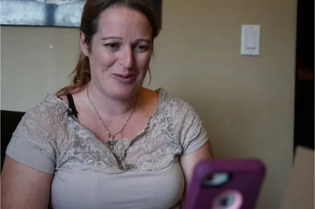 珍妮特與其「客戶」經常保持聯絡