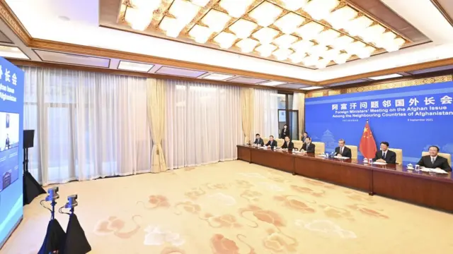 王毅以視頻方式與巴基斯坦、伊朗、塔吉克斯等接連阿富汗國家的外長開會。