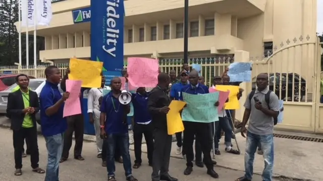 Ndị ọrụ Fidelity Bank na-eme ngagharịiwe