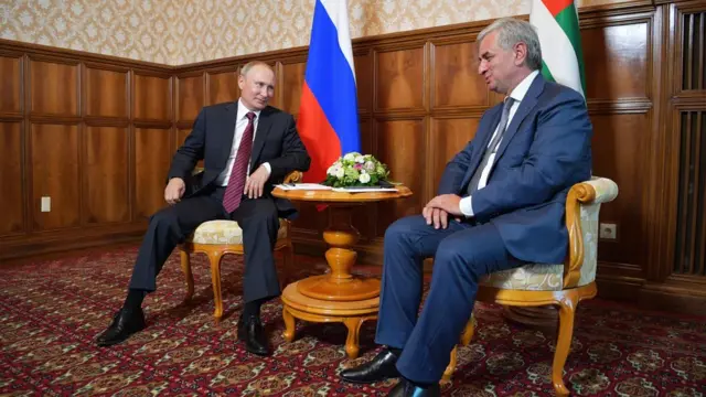 Владимир Путин, Рауль Хаджимба