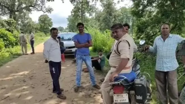 بندھو گڑھ ٹائیگر ریزرو کے قریب ایک گاؤں