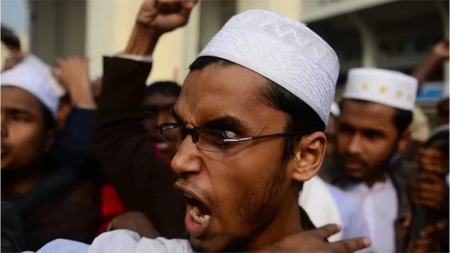 বাংলাদেশে আহমদীয়াদের অমুসলিম ঘোষণার দাবিতে আন্দোলন করছে কট্টরপন্থী কিছু ইসলামী গোষ্ঠী