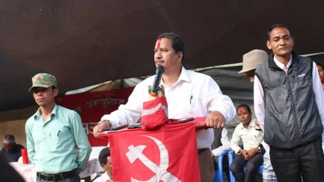 नेत्रविक्रम चन्द (तस्बिरमा ) ले नेतृ