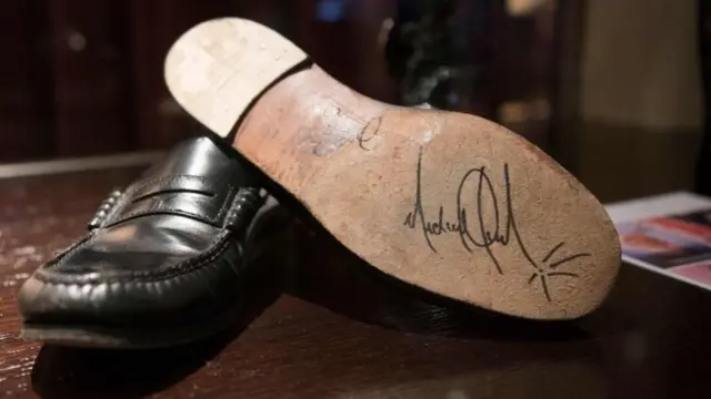 माइकल जैकसन के जूते