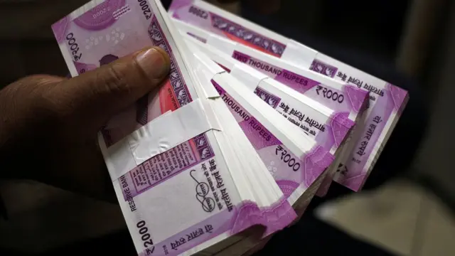 नए नोट, नोटबंदी