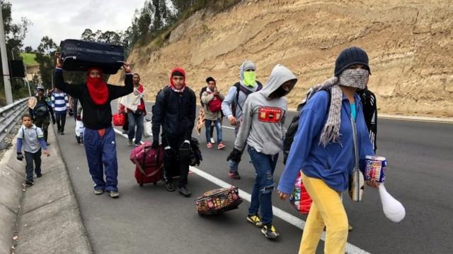 Venezolanos migrando.