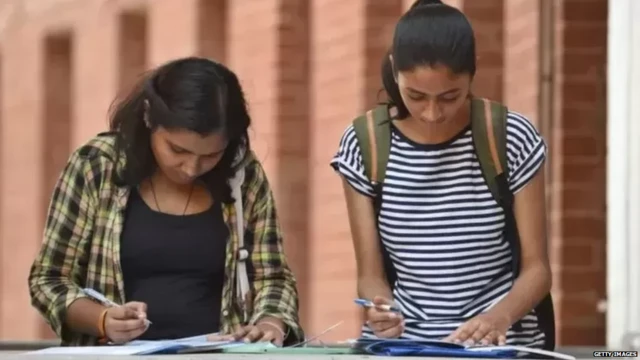 छात्राएं