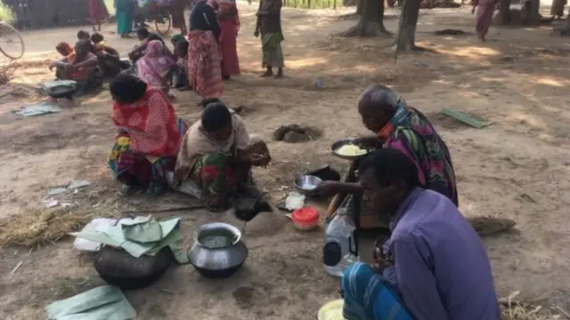 চিনিকলের জমি থেকে উচ্ছেদের পর গাইবান্ধায় বাস্তুচ্যুত সাঁওতাল পরিবার