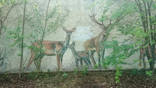 Олені на стіні