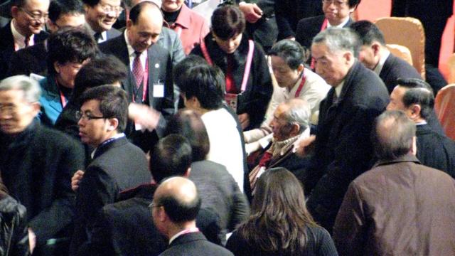 何鸿燊在澳门移交十周年纪念暨崔世安宣誓就任行政长官仪式上（20/12/2009）