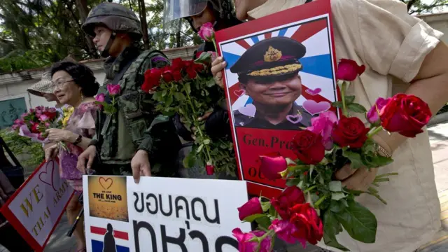 ประชาชนหนุน พล.อ.ประยุทธ์ เมื่อ 27 พ.ค. 57