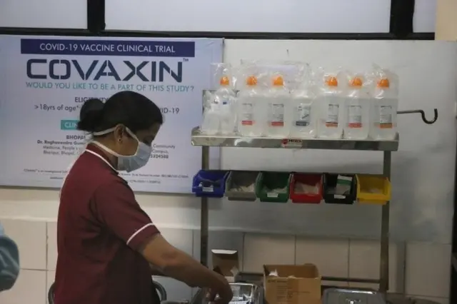 कोरोना, लस