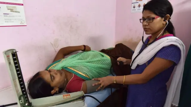 महिला की जांच