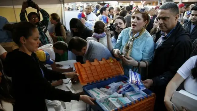 Fila para medicamentos