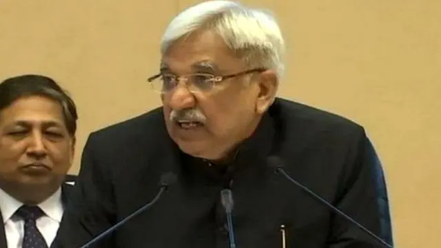 लवासा की चिट्ठी मीडिया के हाथ लगने के बाद मुख्य चुनाव आयुक्त सुनील अरोड़ा ने बयान जारी कर इसे ग़ैरज़रूरी विवाद बताया था