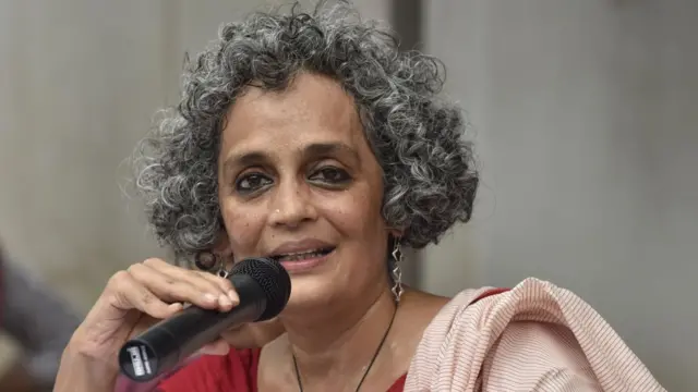 अरुंधति रॉय