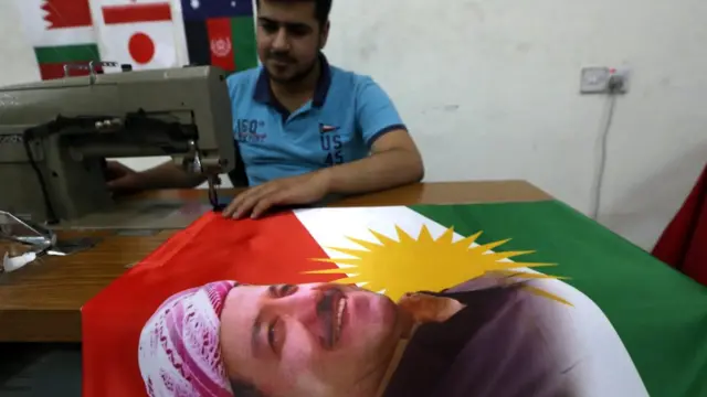 Barzani ve bayrak