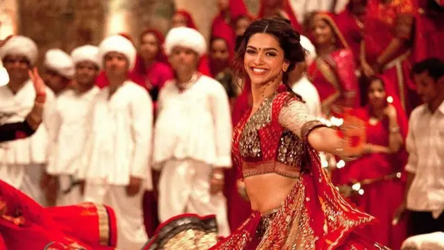 'ગોલિયોં કી રાસલીલા રામ-લીલા'ના એક દૃશ્યમાં દીપિકા પાદુકોણ