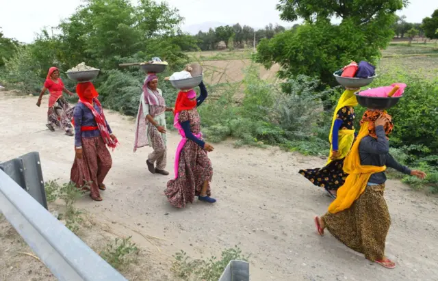 গ্রামীণ কর্মসংস্থানের বরাদ্দে ছাঁটাই করা হয়েছে