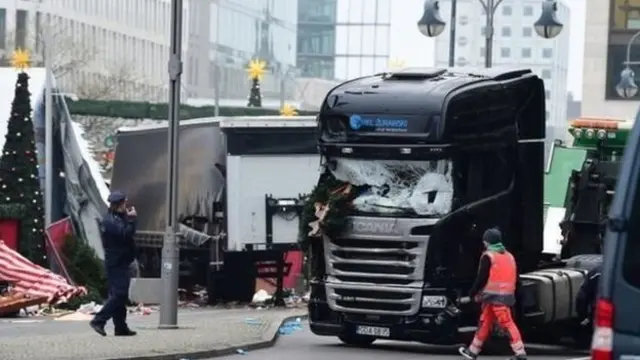 این کامیونی است که گفته می‌شود راننده آن انیس عامری بوده است