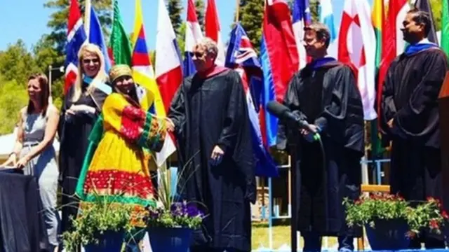 আফগান পোশাকে সামিয়া