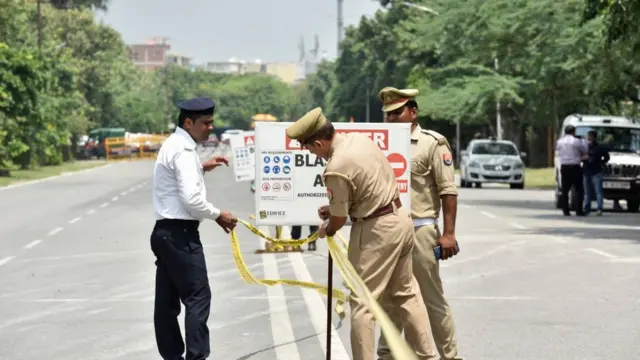 సూపర్టెక్ ట్విన్ టవర్స్