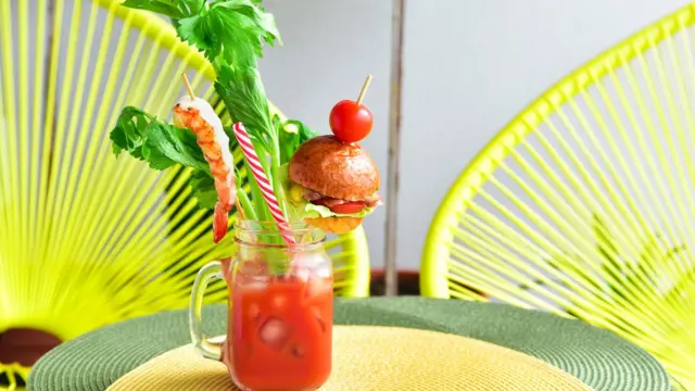 Коктейль с бургером