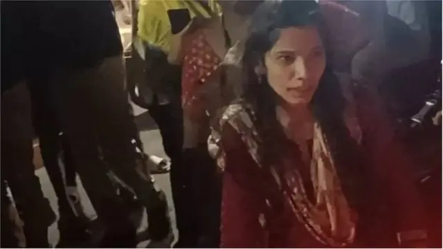 આસરીન રડતાં રહ્યાં પરંતુ ભાઈ અને તેમના સાથીદાર પ્રહાર કરતા રહ્યા