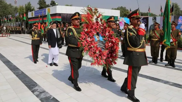 د افغانستان حکومت د ازادۍ ورځ په داسې حال کې لمانځي، چې د هېواد ګڼو ولایتونو کې د ناامنیو او جګړو ځپې د پخوا په پرتله غځېدلې دي.