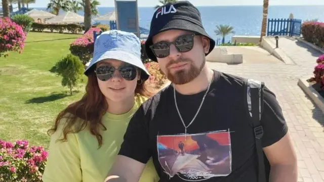 အဗ်ဂန်ရဲ့ ဇွဲကောင်းတာက မာရီယာ့ကို ဆွဲဆောင်နိုင်ခဲ့သလို သူ့ရဲ့ပေါ့ပေါ့ပါးပါး ပျော်ပျော်ရွှင်ရွှင်နေတတ်တာလေးက စစ်သားကြီး ရဲ့ နှလုံးသားကိုညှို့ငင်နိုင်ခဲ့ပါတယ်