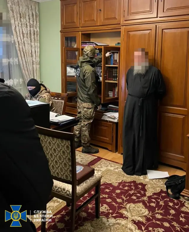 Обыск у митрополита Черновицкого УПЦ МП Мелетия