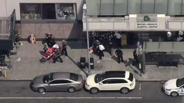 Поліція просила людей триматися подалі від лікарні