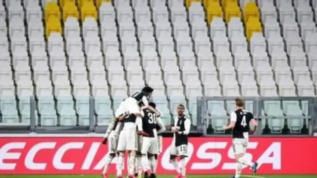 لاعبو كرة قدم