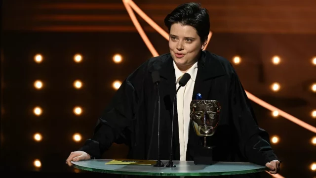 Aftersun director Charlotte Wells tell her mama say: "Dis [award] na for you... literally, becos I overpack"