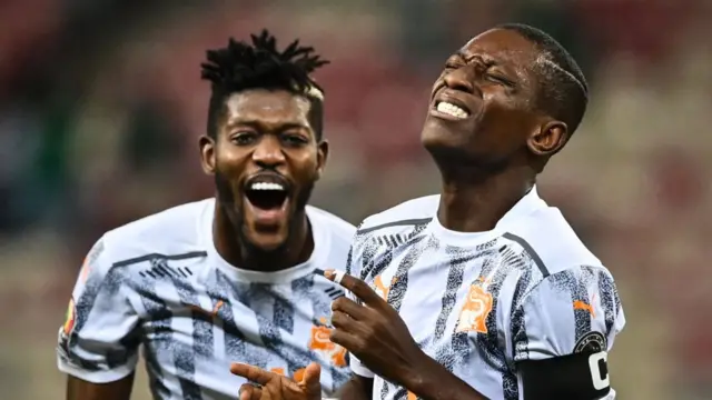 Ivory Coast's forward Max-Alain Gradel celebrate goal against Equatorial Guinea