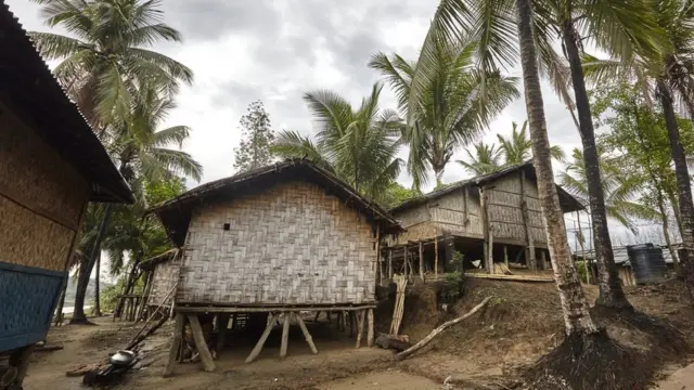 পাহাড়ি ঘর।