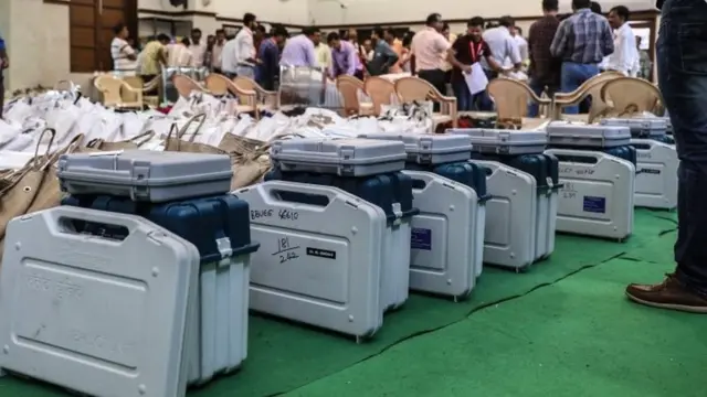 मतदान के लिए तैयारियां