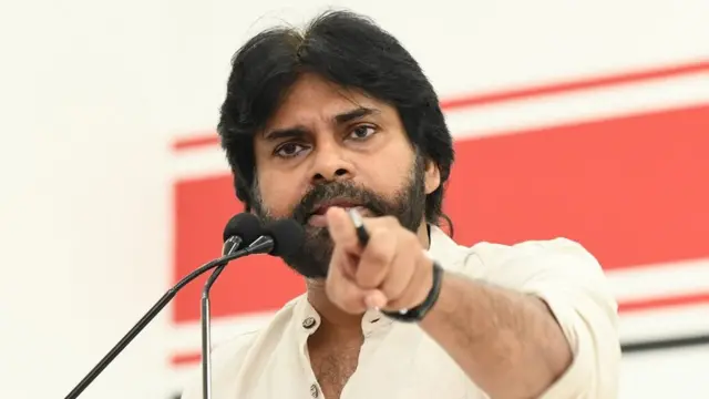 జనసేన అధ్యక్షుడు పవన్‌ కల్యాణ్‌