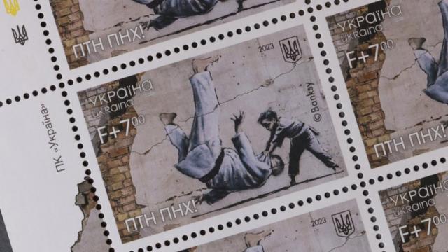 バンクシーがウクライナで制作した壁画が切手に ロシアによる侵攻1年