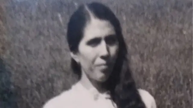 Aziza REko u mladosti