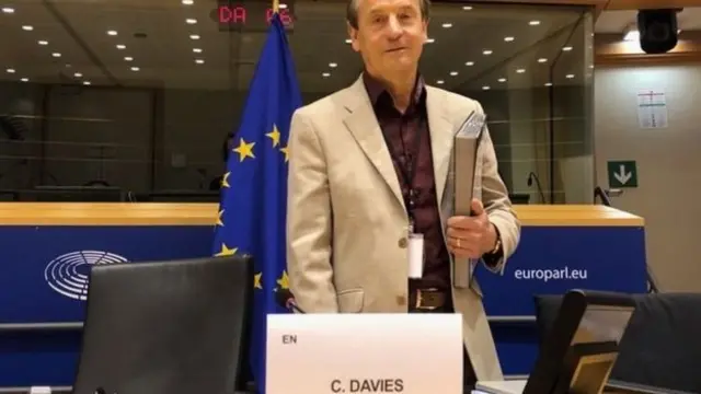 கிரிஸ் டேவிஸ்