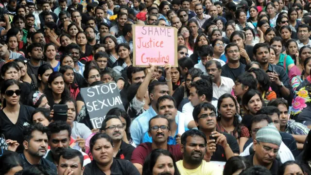 انڈیا میں جنسی حراساں کے کیسز