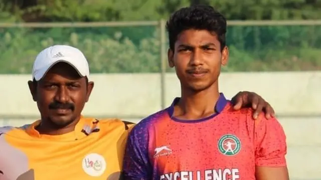 பயிற்சியாளருடன் மாரீஸ்வரன்