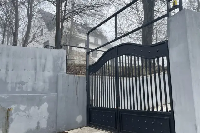 فيلا تيت في بلدة كومارنيك شمال بوخارست