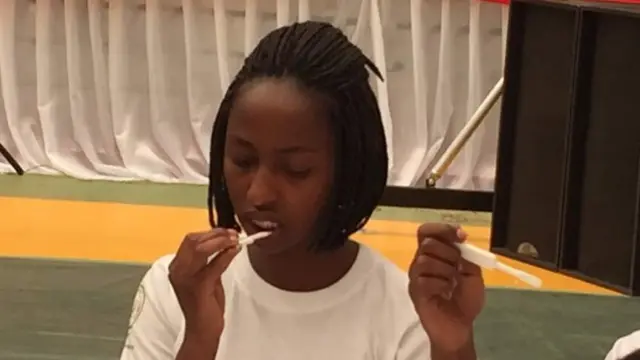 Ubwo buryo bushya ni agakoresho umuntu ashira mu kanwa