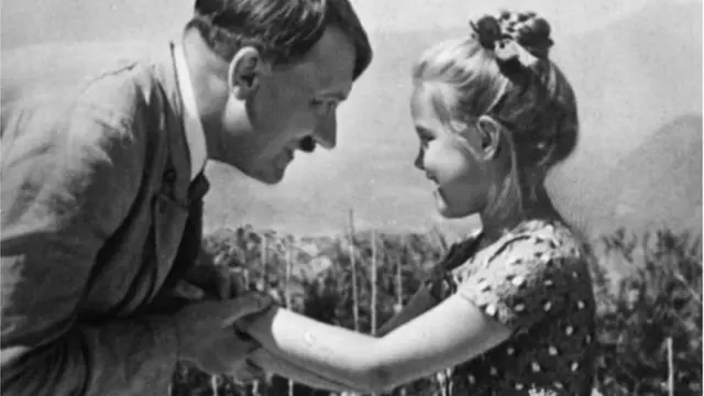 ইহুদি পরিচয় জানা সত্ত্বেও বেশ কয়েক বছর হিটলারের সঙ্গে রোসার বন্ধুত্ব টিকে ছিল