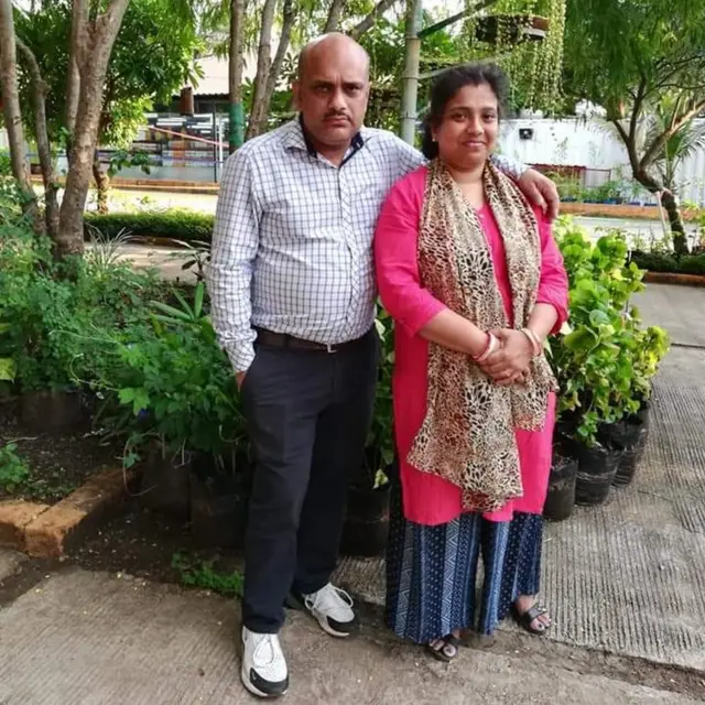 భర్తతో మౌమిత