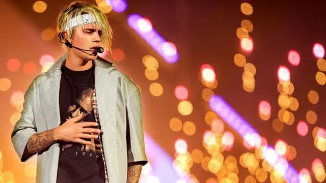 Ca sĩ Justin Bieber bị cấm diễn hoàn toàn ở TQ - BBC News Tiếng Việt