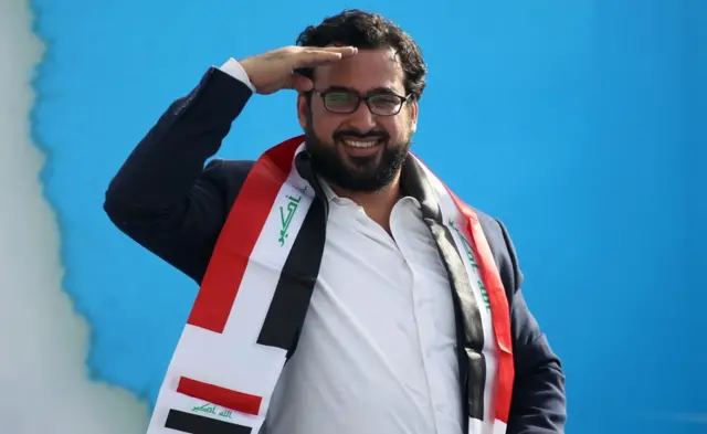 Irak'ta 2008 yılında George Bush'a ayakkabı fırlatan gazeteci Muntazar el-Zeydi de Sadr'ın listesinden aday oldu